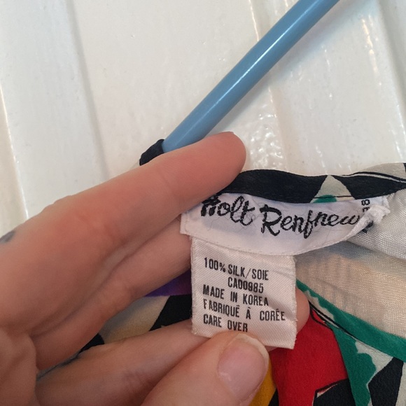 100% Silk Holt Renfrew Top - Picture 2 of 5